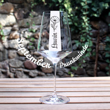 Laden Sie das Bild in den Galerie-Viewer, Weinglas Geburtsblume