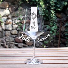 Laden Sie das Bild in den Galerie-Viewer, Weinglas Geburtsblume
