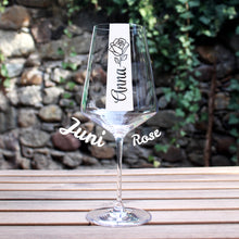 Laden Sie das Bild in den Galerie-Viewer, Weinglas Geburtsblume
