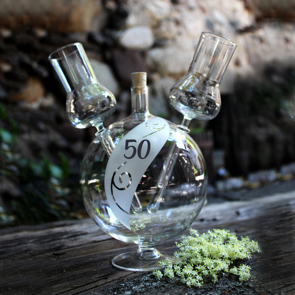 Schnapsflasche mit zwei Gläser